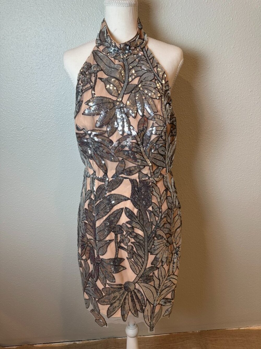 NWT MILLY Olivia Sequin Leaf Halter Mini Dress Nude Silver Metallic 10 Glam NYE